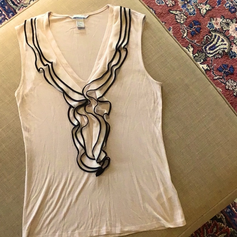 Pretty ruffle top. Size small.